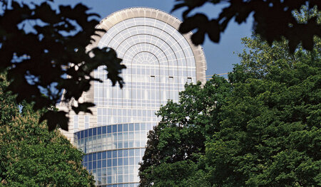 Blick auf das Europäische Parlamentsgebäude in Brüssel Blick auf das Europäische Parlamentsgebäude in Brüssel