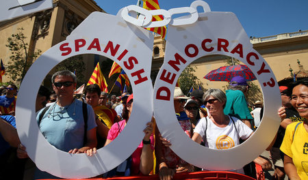Wenig Vertrauen in die »spanische Demokratie«: Demonstranten am ...