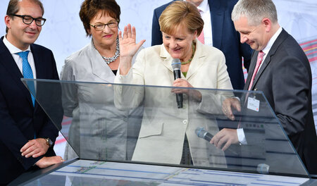 Bundesverkehrsminister Alexander Dobrindt (CSU), Bundeswirtschaf...