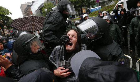 Bei den Blockupy-Protesten 2013 verletzte die Polizei zahlreiche... Bei den Blockupy-Protesten 2013 verletzte die Polizei zahlreiche...