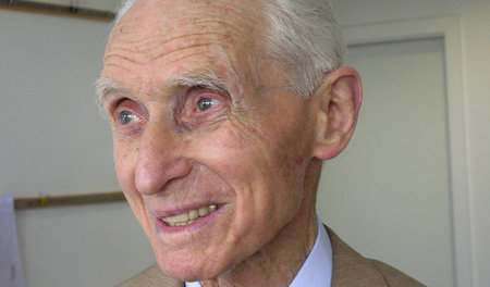 Kritischer Kommunist: Theodor Bergmann (2006 in den Redaktionsrä... Kritischer Kommunist: Theodor Bergmann (2006 in den Redaktionsrä...