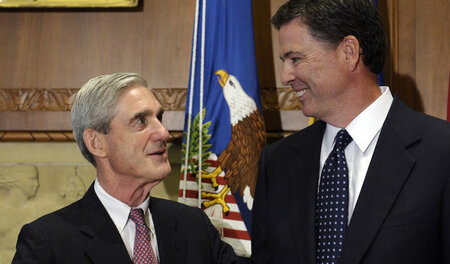 Zwei gegen Trump: Der ehemalige FBI-Direktor Robert Mueller (l.)... Zwei gegen Trump: Der ehemalige FBI-Direktor Robert Mueller (l.)...
