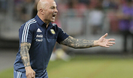 Berserker an der Kalklinie: Sampaoli am Dienstag in Singapur Berserker an der Kalklinie: Sampaoli am Dienstag in Singapur