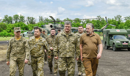 Der ukrainische Päsident Petro Poroschenko besucht in Donezk am ... Der ukrainische Päsident Petro Poroschenko besucht in Donezk am ...