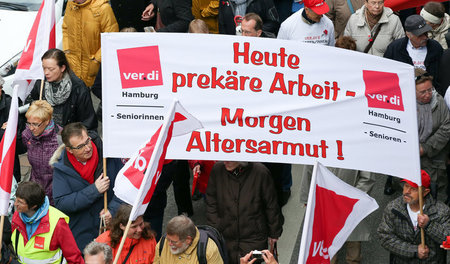 Altersarmut programmiert: Geringe Löhne führen auch zu niedrigen... Altersarmut programmiert: Geringe Löhne führen auch zu niedrigen...