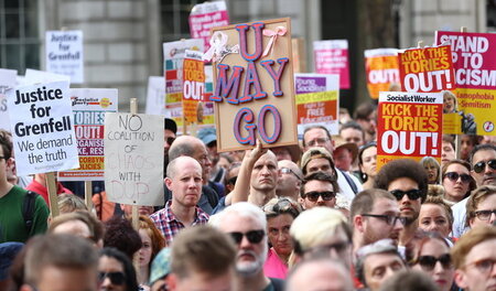 Ungeliebte Regierung: Proteste gegen Premierministerin Theresa M...
