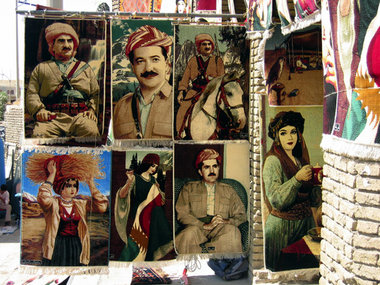 Die beiden wichtigsten Mitglieder des Barzani-Clans auf Wandtepp... Die beiden wichtigsten Mitglieder des Barzani-Clans auf Wandtepp...