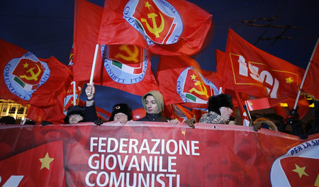 Italienische Jungkommunisten nehmen am 7. November 2007 in Moska...
