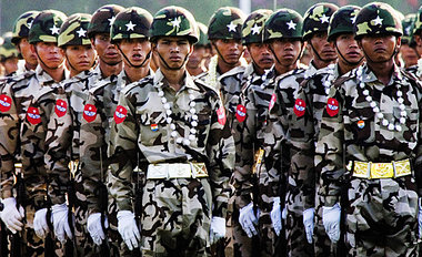 Regieren, unterdrücken, paradieren - das Militär in Myanmar