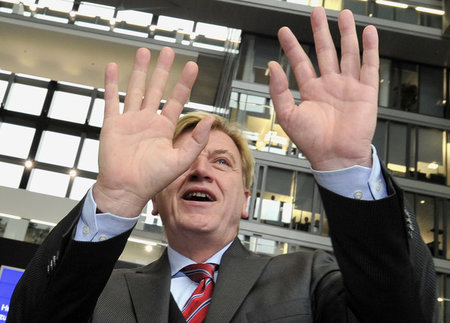 Volker Bouffier kann sich an vieles nicht erinnern, meint aber, ...