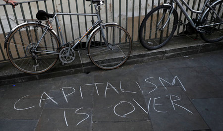 Antikapitalistischer Protest in London am 16. Juni nach dem verh...