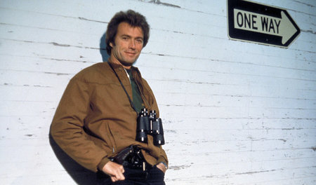 Für Dirty Harry (Clint Eastwood) gibt es nur einen Weg: den der ...