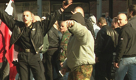Fans des Hitler-Stellvertreters Rudolf Heß 1991 in Bayreuth