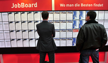 Nach den Plänen der Bundesagentur können Konzerne Beschäftigte b...