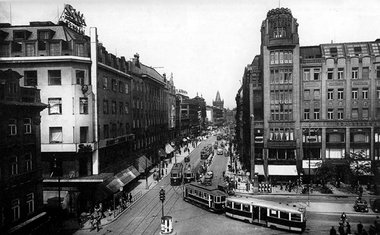 Nicht der Weg zum »Wir«: Prag, 30er Jahre des letzten Jahrhunder... Nicht der Weg zum »Wir«: Prag, 30er Jahre des letzten Jahrhunder...