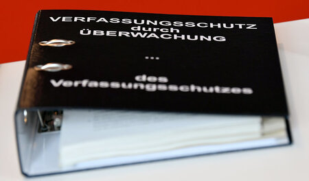 Aktenordneraufschrift im brandenburgischen NSU-Untersuchungsauss... Aktenordneraufschrift im brandenburgischen NSU-Untersuchungsauss...