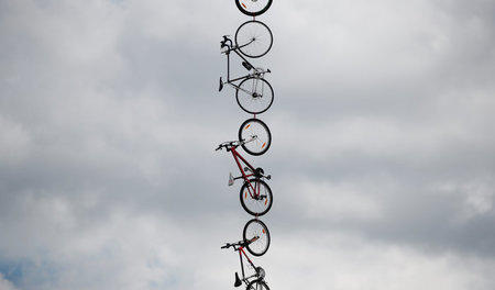 Und dann gibt es da noch die Luftbremse (Installation zur Tour a... Und dann gibt es da noch die Luftbremse (Installation zur Tour a...