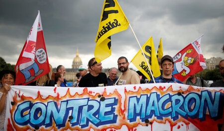 Widerstand der Gewerkschaften: Demonstration gegen die erste Sit...
