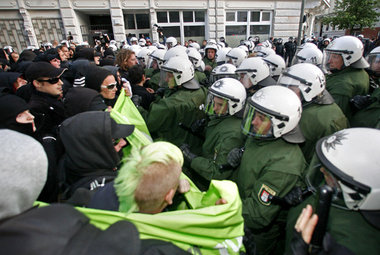 Nach der Razzia am 9. Mai im Hamburger Schanzenviertel: Anwohner...