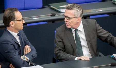 Uneins: Bundesjustizminister Heiko Maas (SPD, links im Bild) und... Uneins: Bundesjustizminister Heiko Maas (SPD, links im Bild) und...