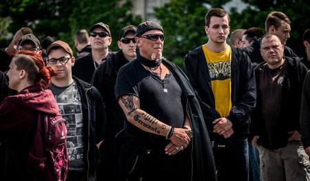 Neofaschistische Feierlichkeiten mit dem »Die Rechte«-Politiker ... Neofaschistische Feierlichkeiten mit dem »Die Rechte«-Politiker ...