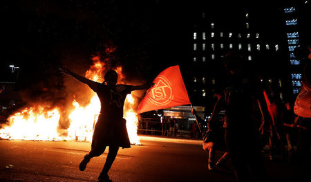 Präsident Temers Stuhl wird heißer, bei sozialen Protesten brenn...