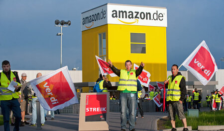Langer Kampf: Schon am 14. Mai 2013 wurde der Amazon-Standort in... Langer Kampf: Schon am 14. Mai 2013 wurde der Amazon-Standort in...