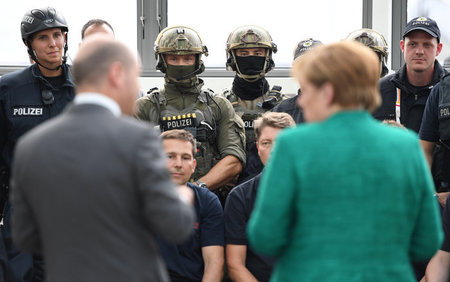 Glückwünsche an die Truppe: Olaf Scholz, Erster Bürgermeister Ha...