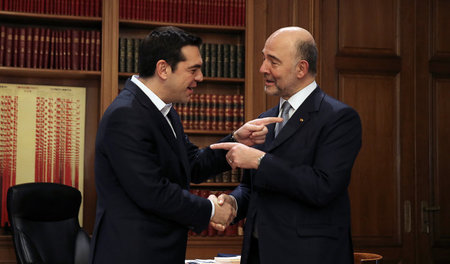 EU-Währungskommissar Pierre Moscovici (r.) verhöhnt den griechis...