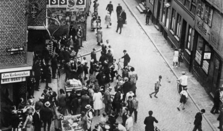 Lebhafte Diskussionen zwei Tage nach den Ereignissen – der Schau... Lebhafte Diskussionen zwei Tage nach den Ereignissen – der Schau...