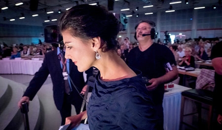Kämpferische Ikone der Linken: Sahra Wagenknecht vor ihrer Rede ...