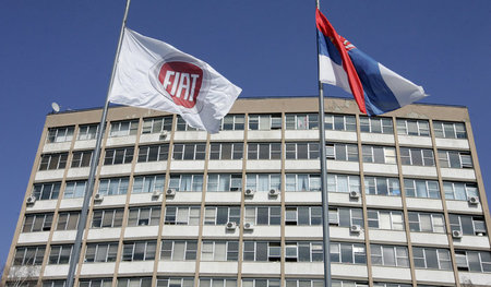 Profite auf dem Rücken der Arbeiter: Die FIAT-Zentrale in Kraguj... Profite auf dem Rücken der Arbeiter: Die FIAT-Zentrale in Kraguj...