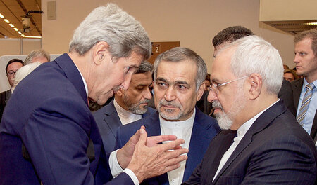 Bruder in diplomatischer Mission: Hossein Fereidun (mitte) mit d... Bruder in diplomatischer Mission: Hossein Fereidun (mitte) mit d...