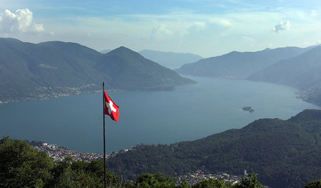 Ein Blick auf den Lago Maggiore in der Schweiz (3. Juni 2008)