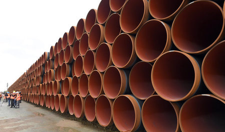 Während über »Nord Stream 2« noch gestritten wird, geht der Bau ...