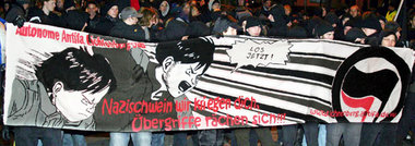 Antifaschistische Gegendemo am Samstag abend in Berlin-Karlshors...