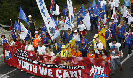 Internationaler Gewerkschaftsprotest gegen die Kürzungsprogramme... Internationaler Gewerkschaftsprotest gegen die Kürzungsprogramme...