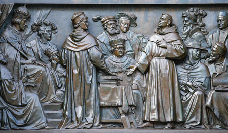 »Da stand er allein gegen alle Autoritäten«: Luther vor dem Reic... »Da stand er allein gegen alle Autoritäten«: Luther vor dem Reic...