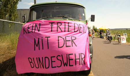 So könnte es bald wieder aussehen: Dieses Transparent hing am 27... So könnte es bald wieder aussehen: Dieses Transparent hing am 27...