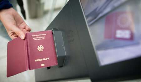Sieg für das Grundrecht: Die Daten der Passagiere, die zwischen ...