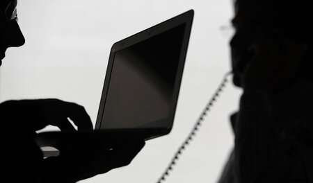 Vom Unternehmen gestellte Computer dürfen nur bei konkrten Anhal... Vom Unternehmen gestellte Computer dürfen nur bei konkrten Anhal...