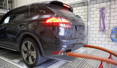 Auch beim Porsche-Geländewagen »Cayenne« wurde bei den Abgaswert...