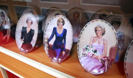 Mehr als 300.000 Diana-Porträts auf Fingerhüten, Kuhglocken oder...