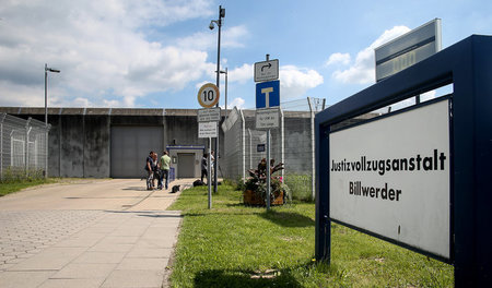In der Hamburger Justizvollzugsanstalt Billwerder befinden sich ...