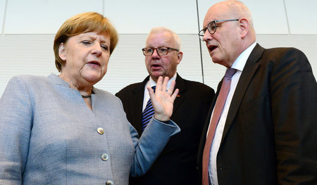 Jetzt doch gegen VW-Gesetz? Unionsfraktionsvize Fuchs (M.) zwisc... Jetzt doch gegen VW-Gesetz? Unionsfraktionsvize Fuchs (M.) zwisc...