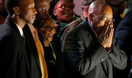 Südafrikas Präsident Jacob Zuma unmittelbar nach dem Misstrauens...