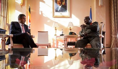 Yoweri Kaguta Museveni, Präsident von Uganda, empfängt BRD-Außen... Yoweri Kaguta Museveni, Präsident von Uganda, empfängt BRD-Außen...