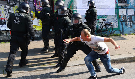 Viele friedliche Demonstranten wurden während des G-20-Gipfels v... Viele friedliche Demonstranten wurden während des G-20-Gipfels v...
