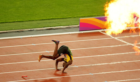 Der Beste fällt: Usain Bolt konnte seinen letzten Lauf nicht meh... Der Beste fällt: Usain Bolt konnte seinen letzten Lauf nicht meh...