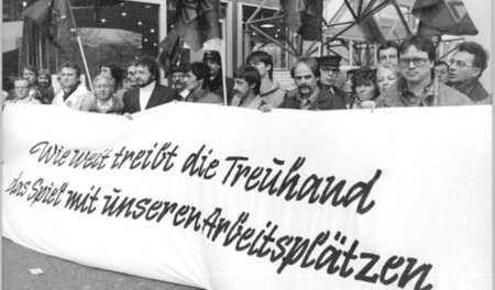 Beschäftigte der Maxhütte Unterwellenborn protestieren vor dem G... Beschäftigte der Maxhütte Unterwellenborn protestieren vor dem G...